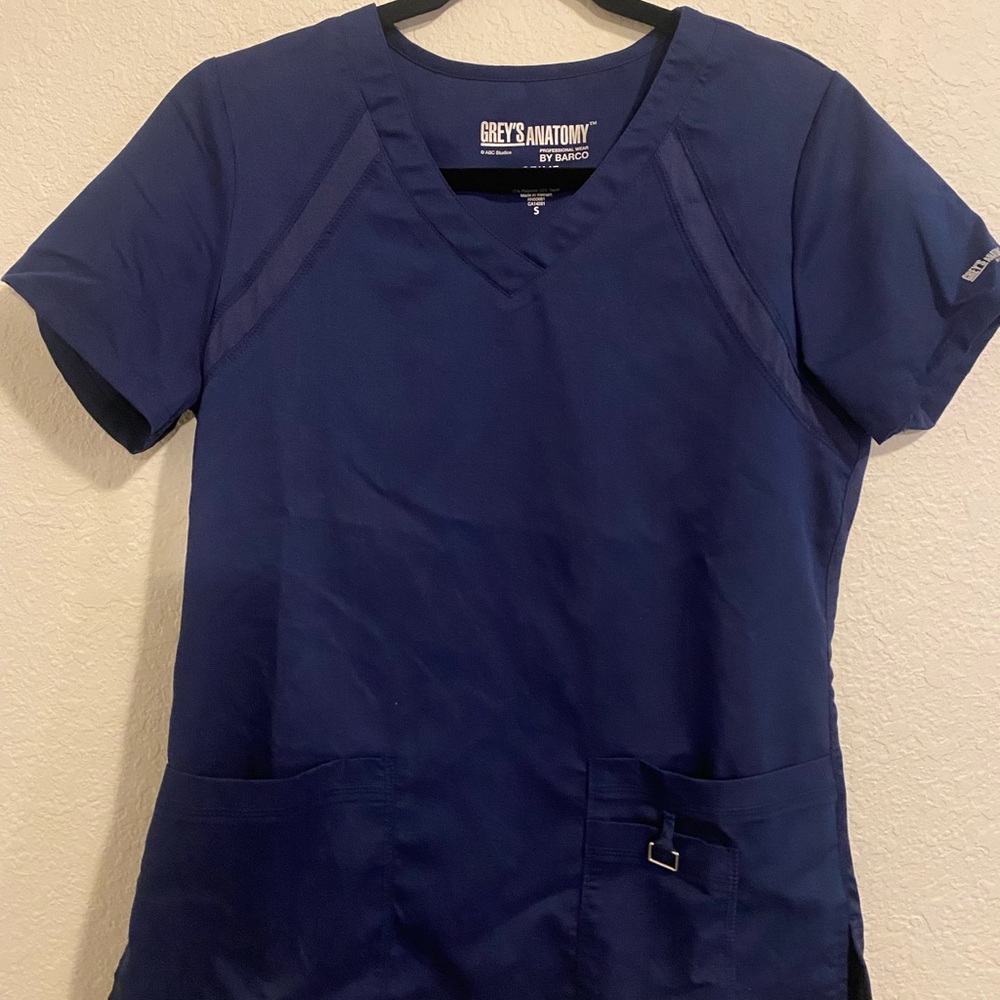 Women’s scrub top